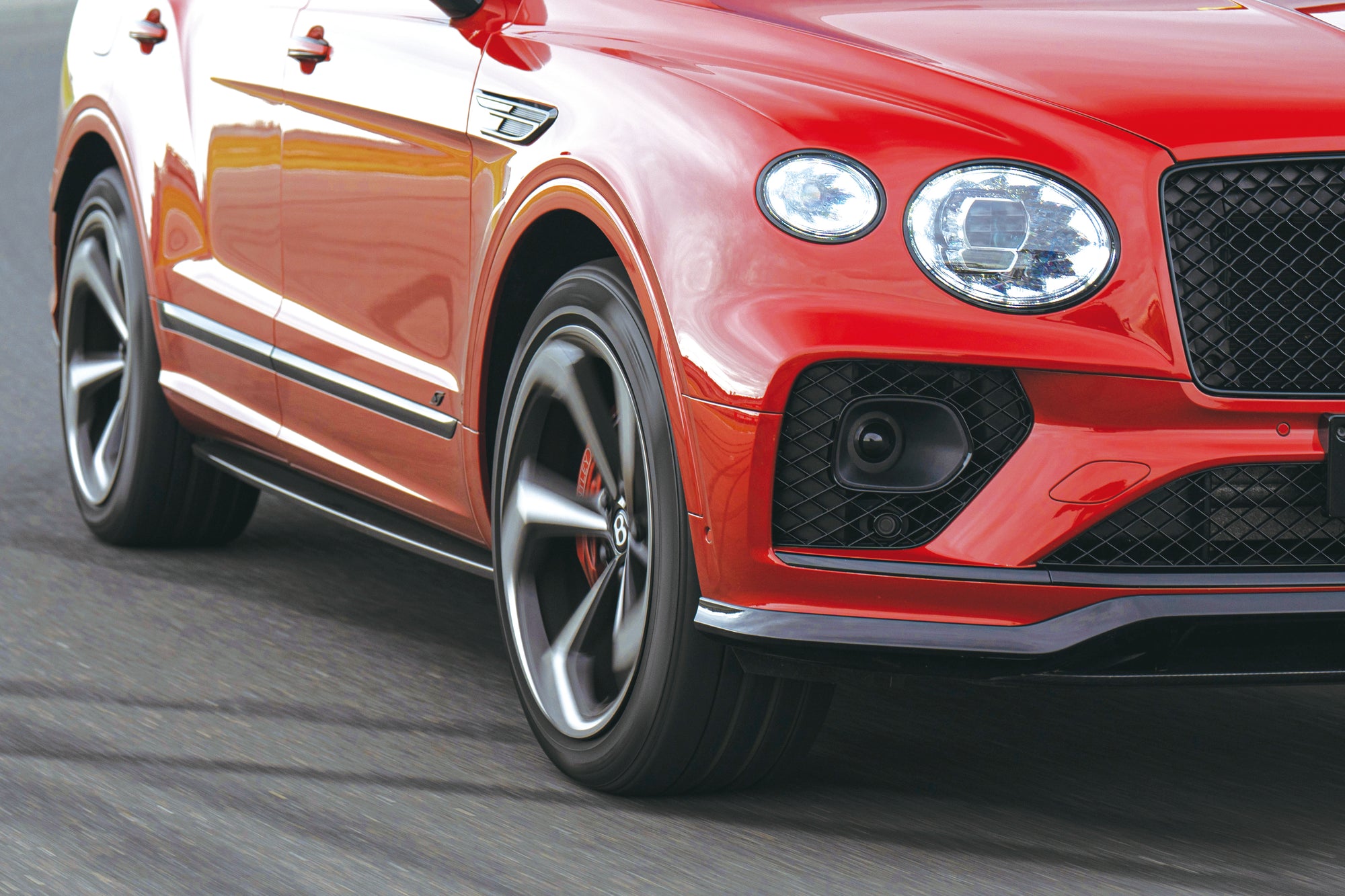 SYMPHONY OF SPEED -- BENTAYGA S